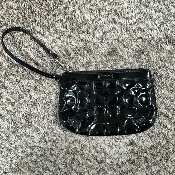 Patent leather Coach wristlet - Picture 1 of 4